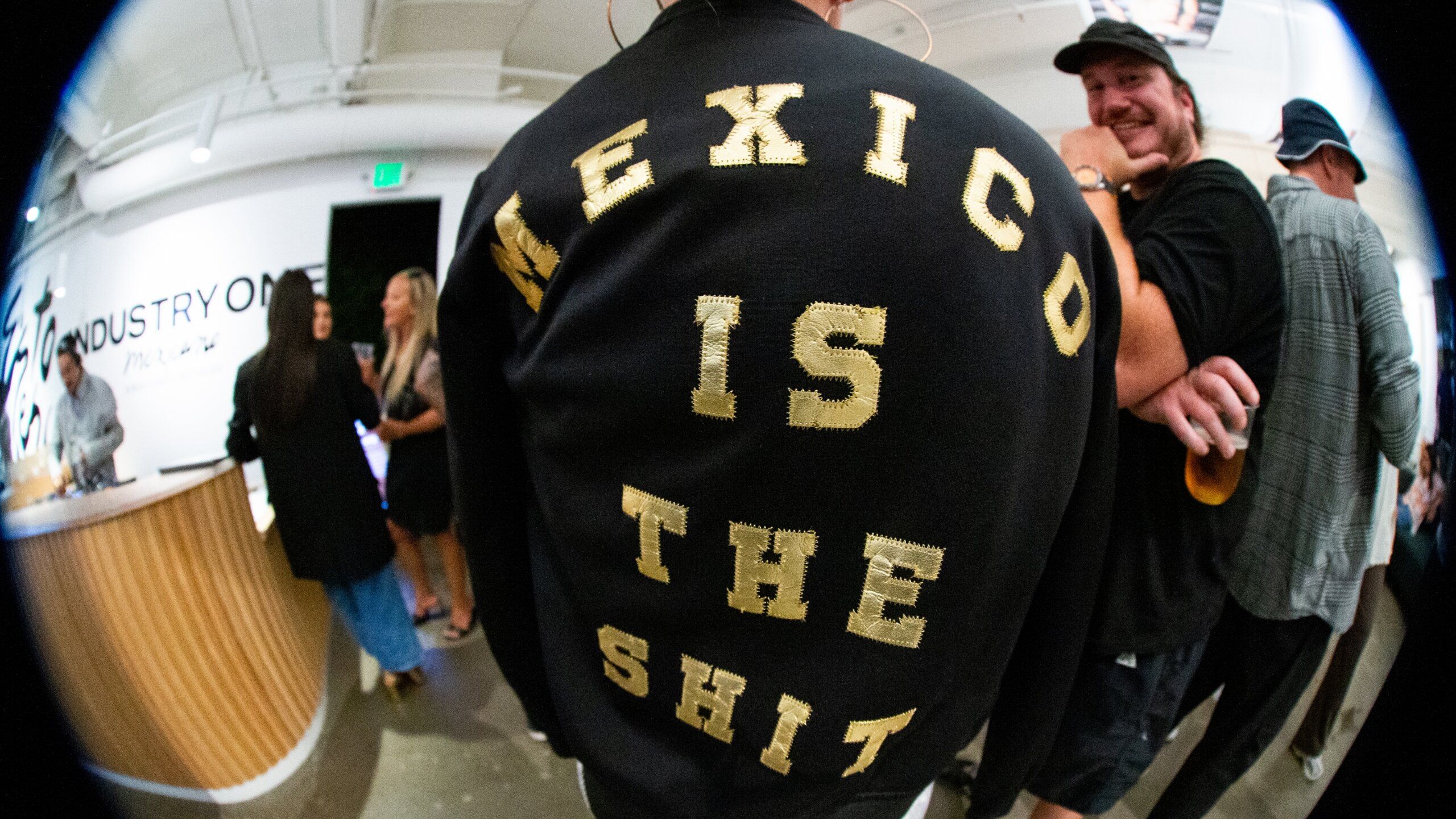 Back of jacket that reads Mexico is the shit